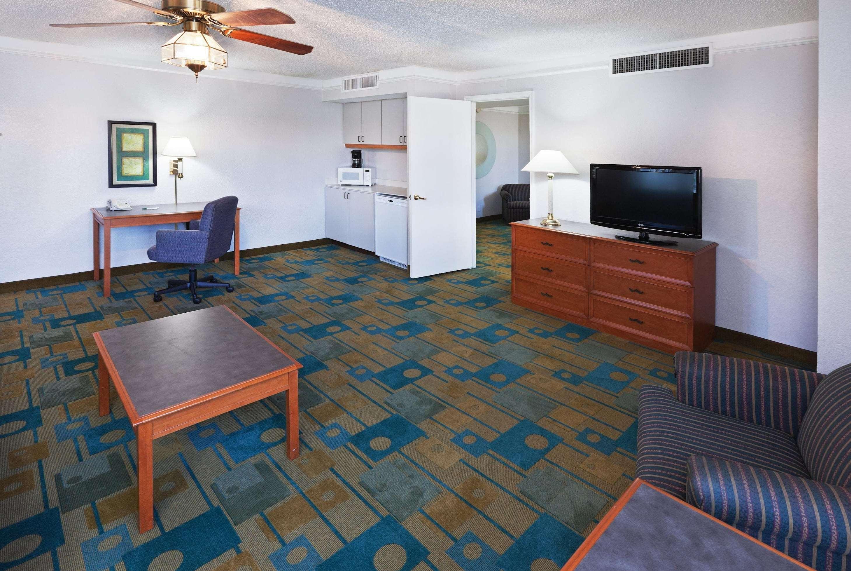 La Quinta Inn By Wyndham Austin Oltorf מראה חיצוני תמונה