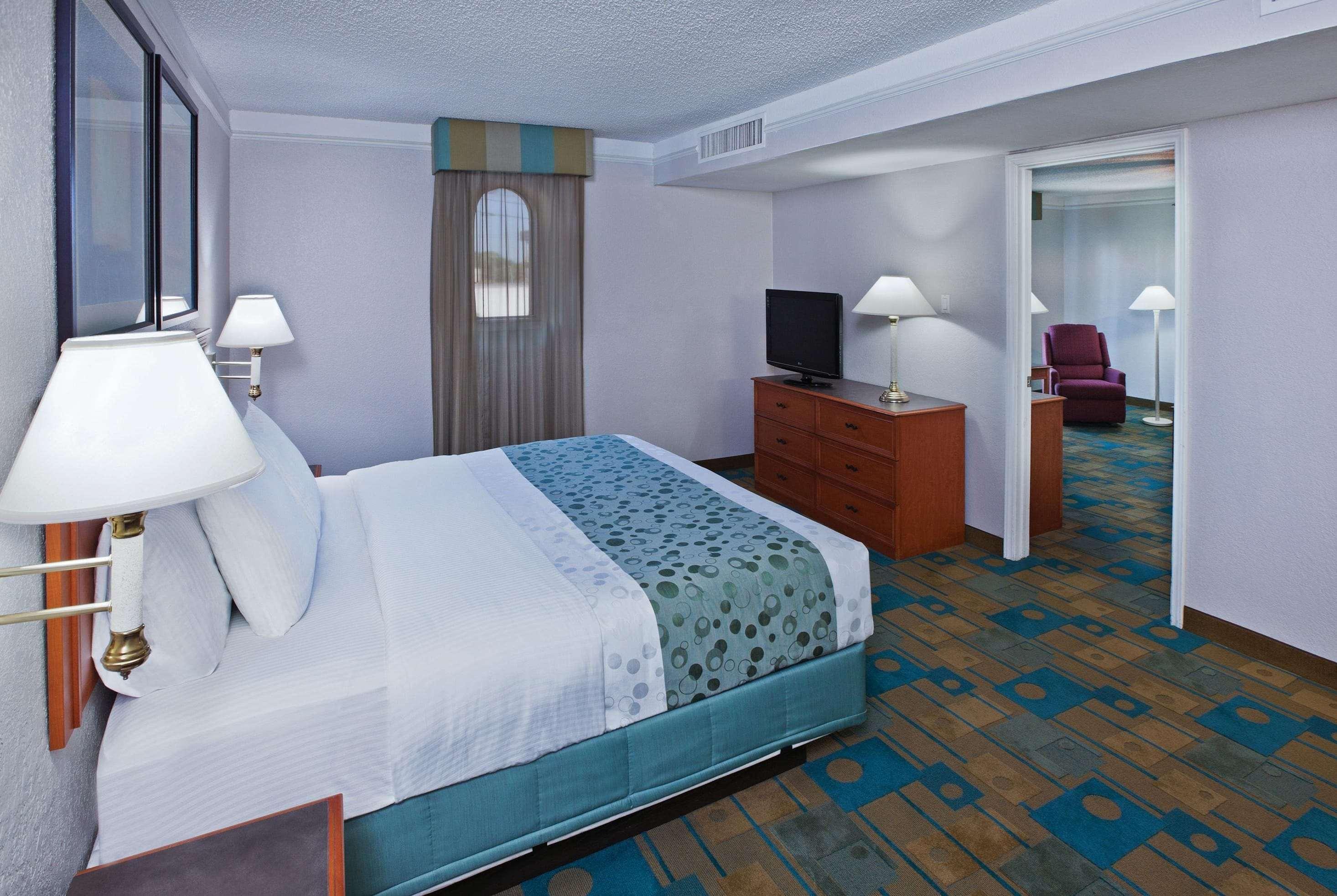 La Quinta Inn By Wyndham Austin Oltorf מראה חיצוני תמונה