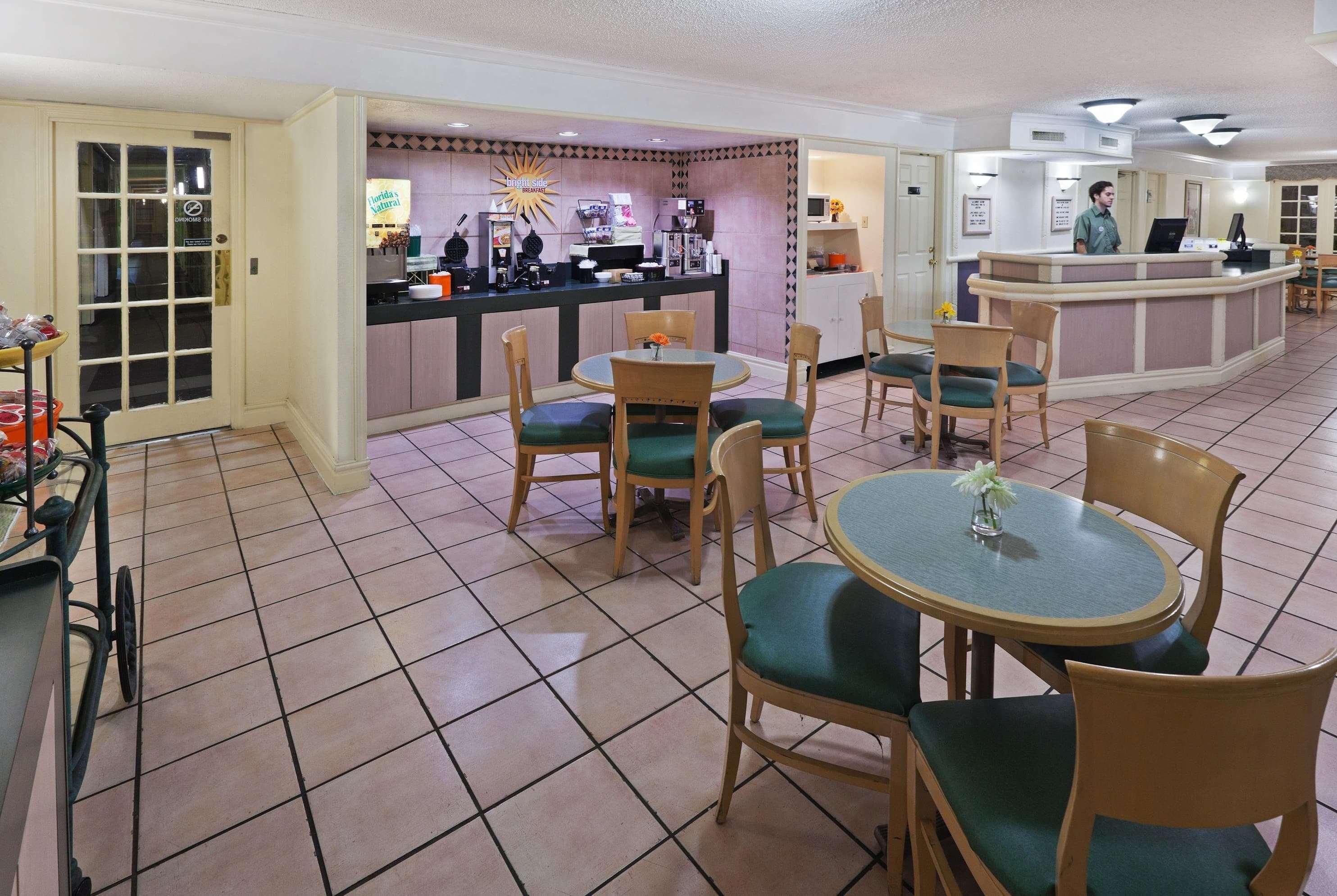 La Quinta Inn By Wyndham Austin Oltorf מראה חיצוני תמונה