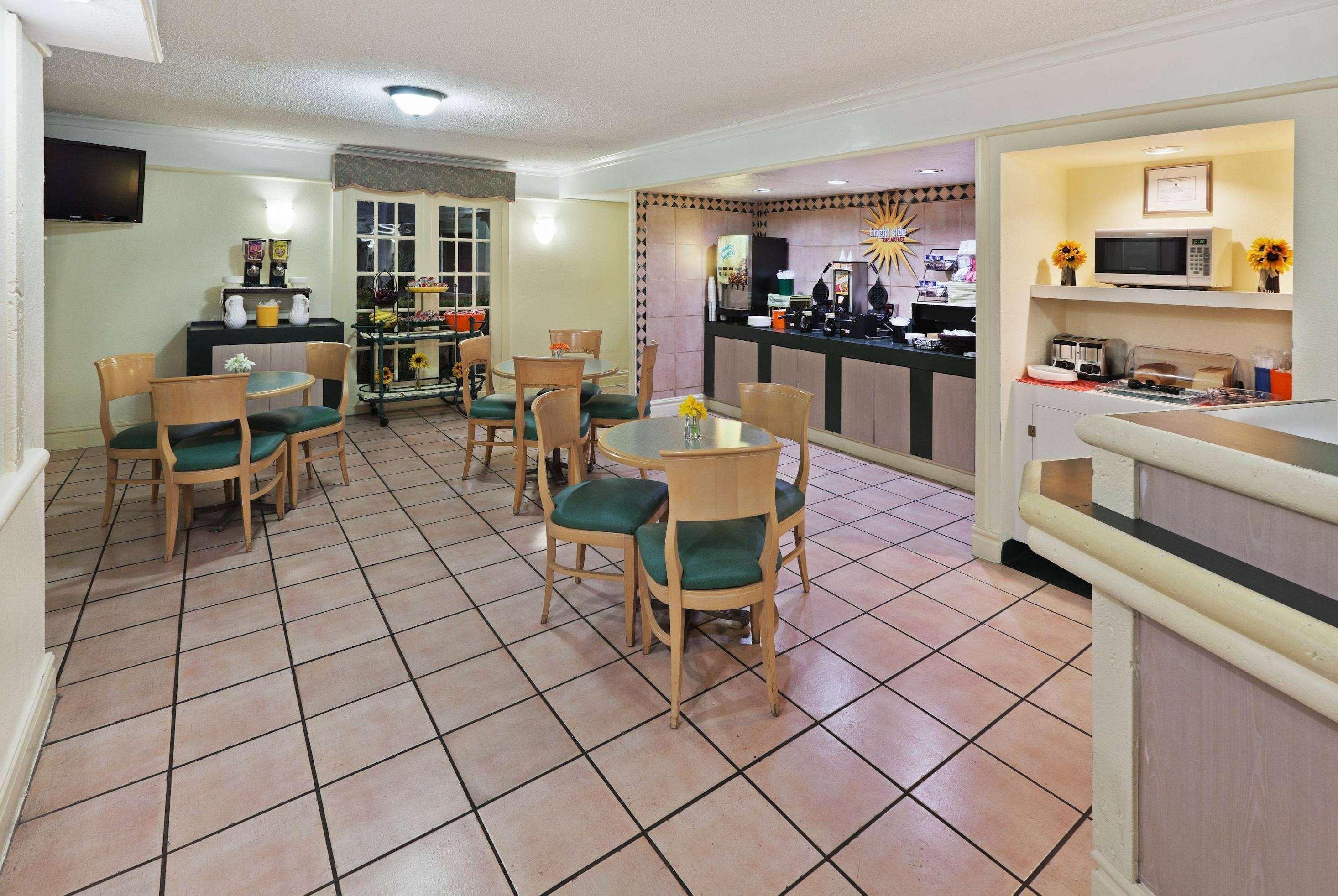 La Quinta Inn By Wyndham Austin Oltorf מראה חיצוני תמונה